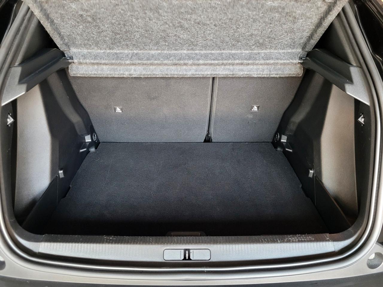 Peugeot 2008 1.2 ALLURE AUT. APPLE CARPLAY + ANDROID AUTO LED ACC