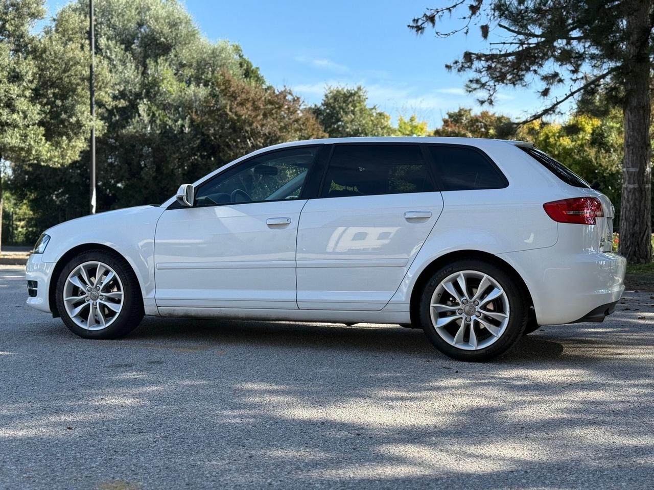 Audi A3 SPB 1.6 TDI 105 CV CR Ambition