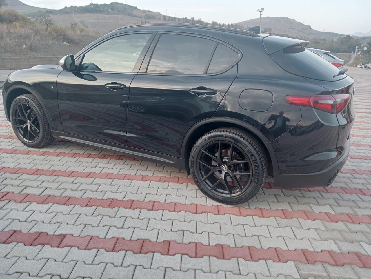 Alfa Romeo Stelvio 2.0 Turbo 200 CV AT8 Q4 B-Tech