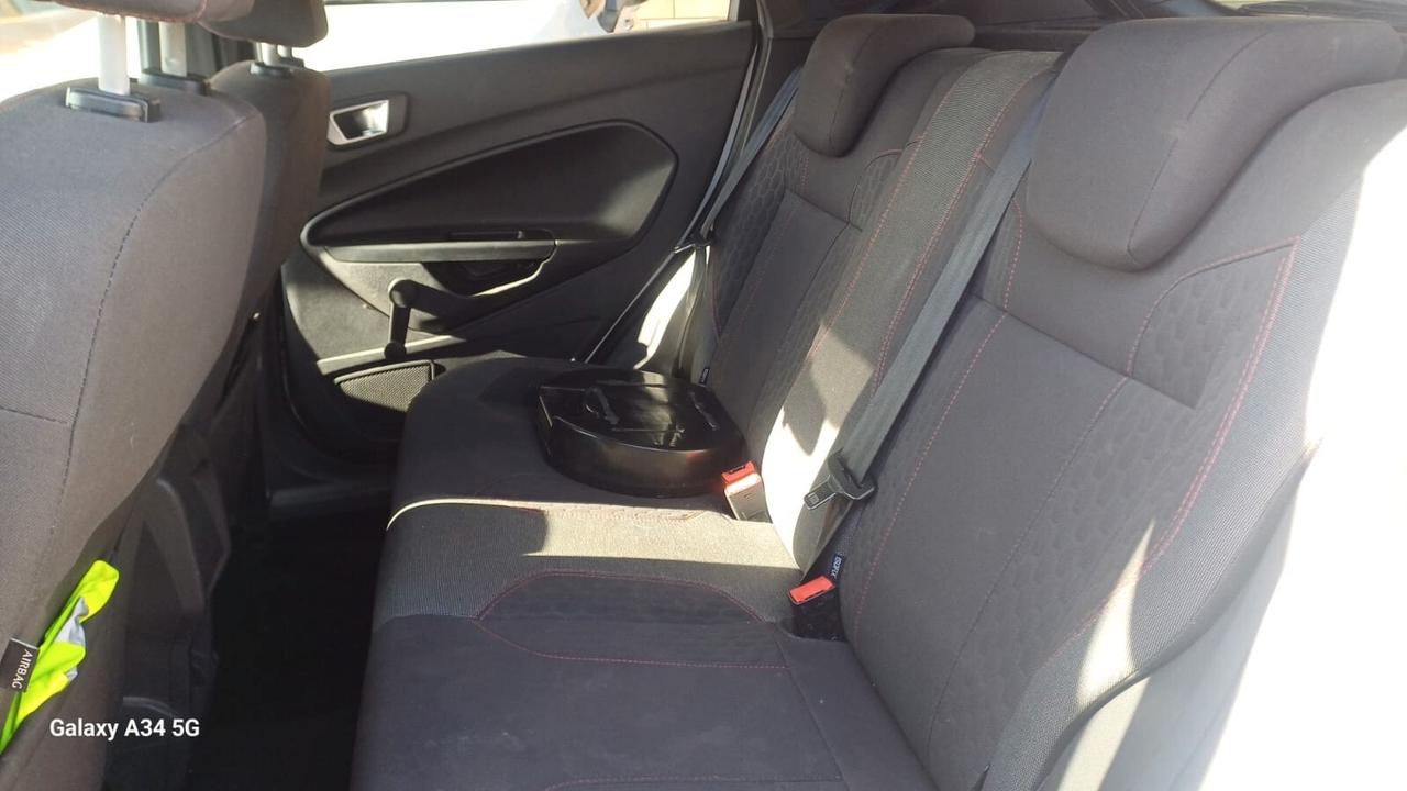 Ford Fiesta 1.5 TDCi 75CV 5 porte ST-Line
