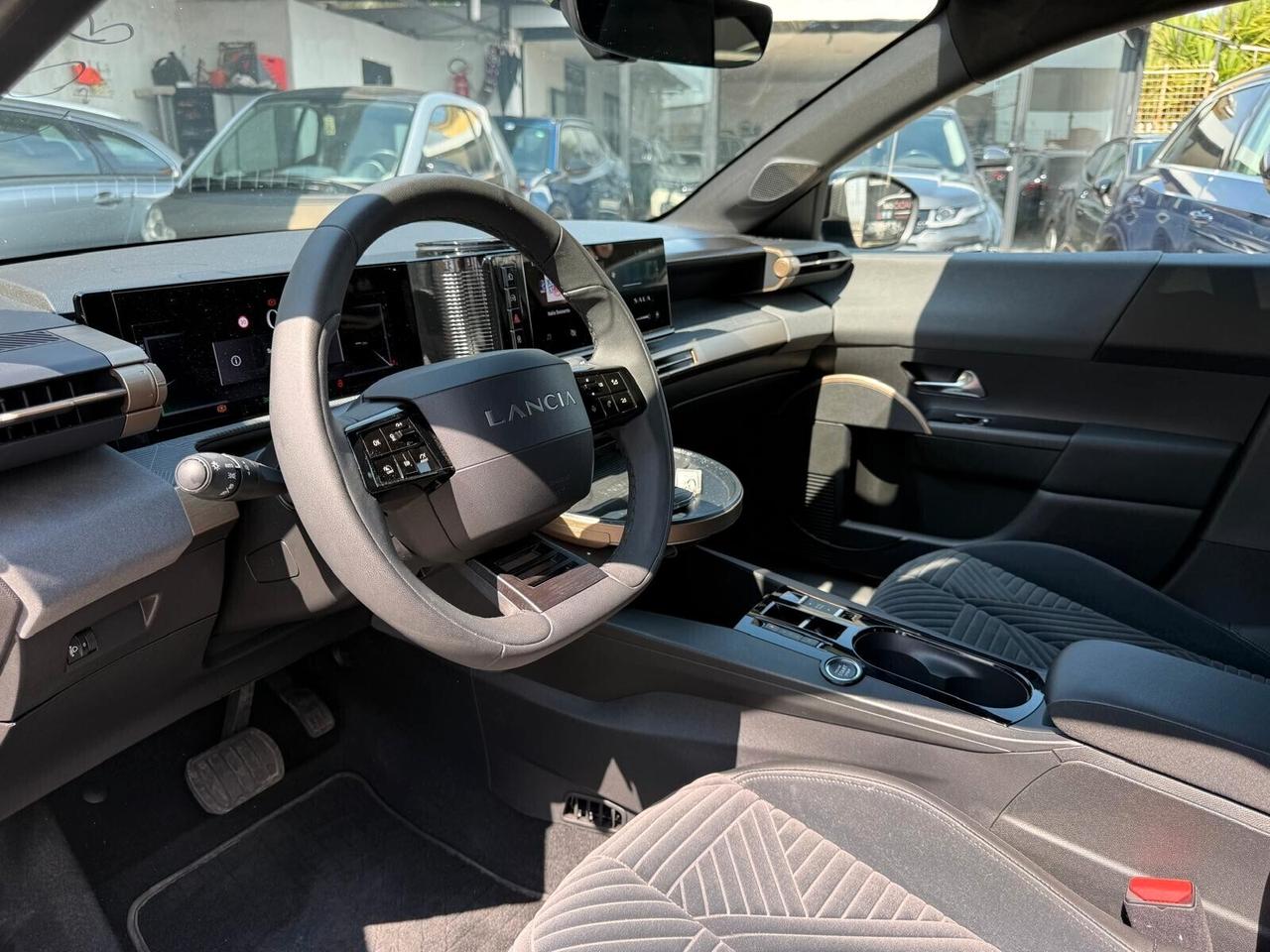 LANCIA YPSILON 2025 Hybrid AUTOMATICA LX 18.000 KM