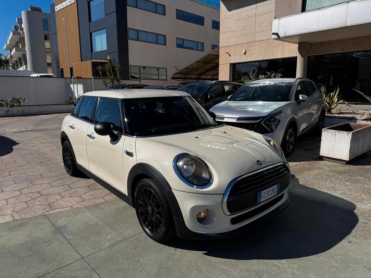 MINI COOPER 1.5 BENZINA 6 MARCE MANUALE