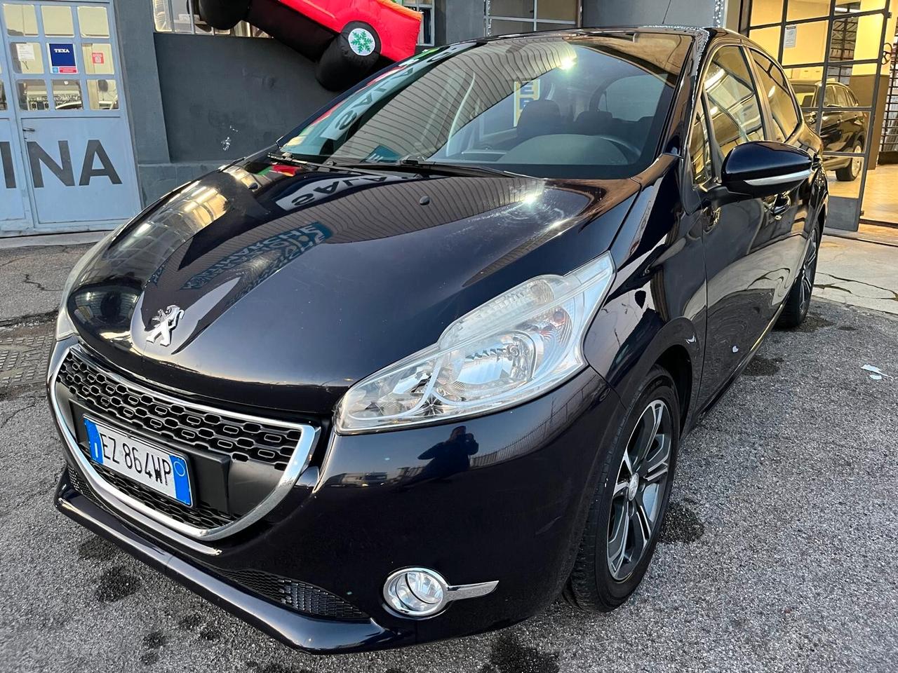 Peugeot 208 1.4 HDi 68 CV 5 porte Allure