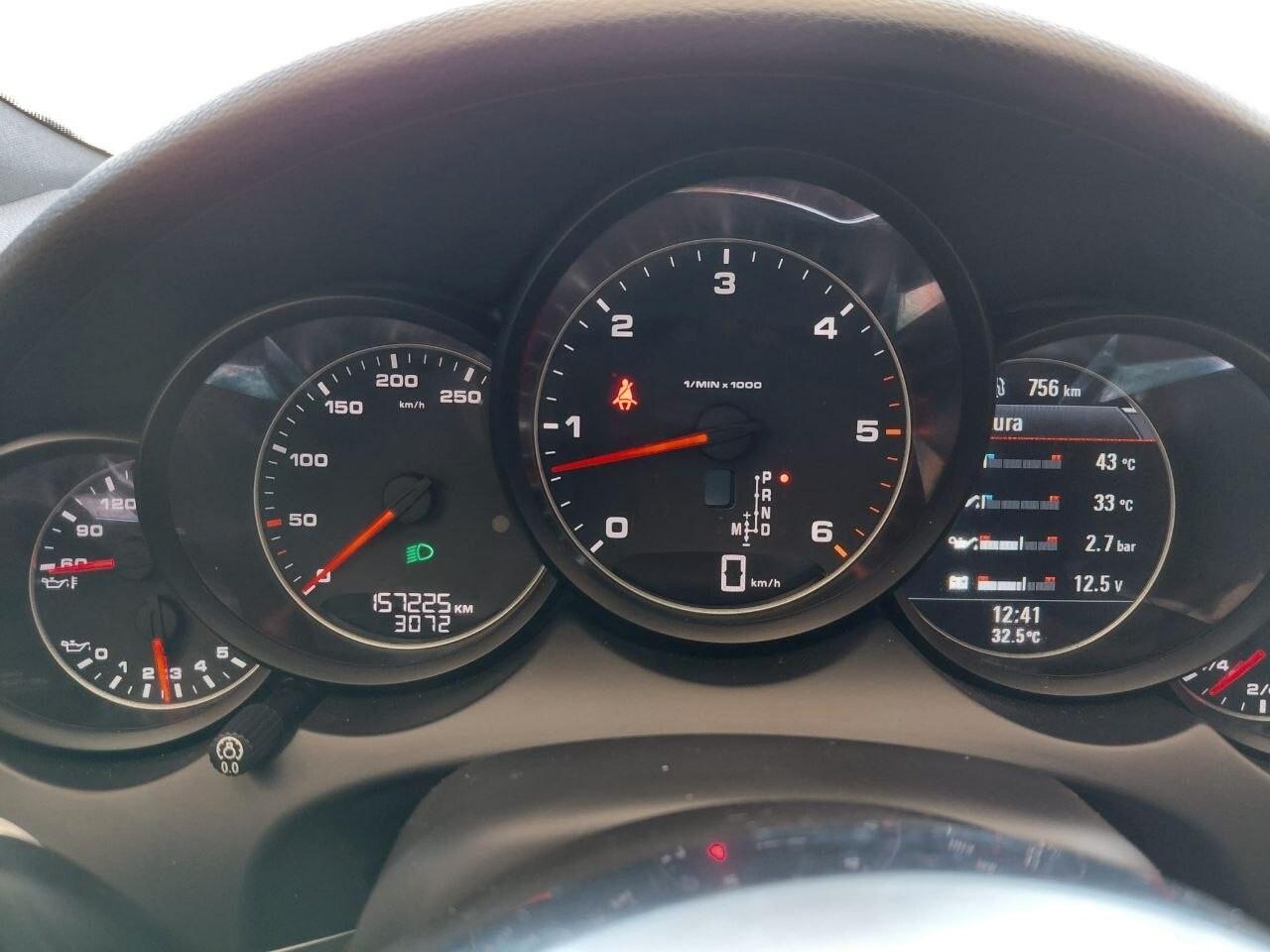 Porsche Cayenne 3.0 Diesel KM 157.000