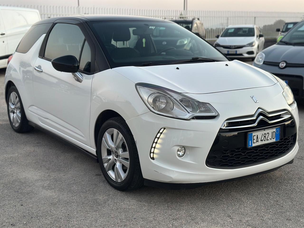 Citroen Ds DS3 2010 1.4 Benzina 95 CV Chic bi-colore