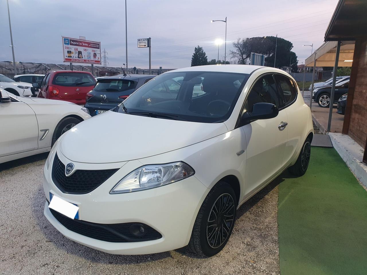 Lancia Ypsilon 1.0 FireFly 5 porte S&S Hybrid Ecochic Gold