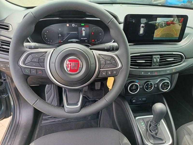 FIAT Tipo 1.5 Hybrid DCT SW Cross
