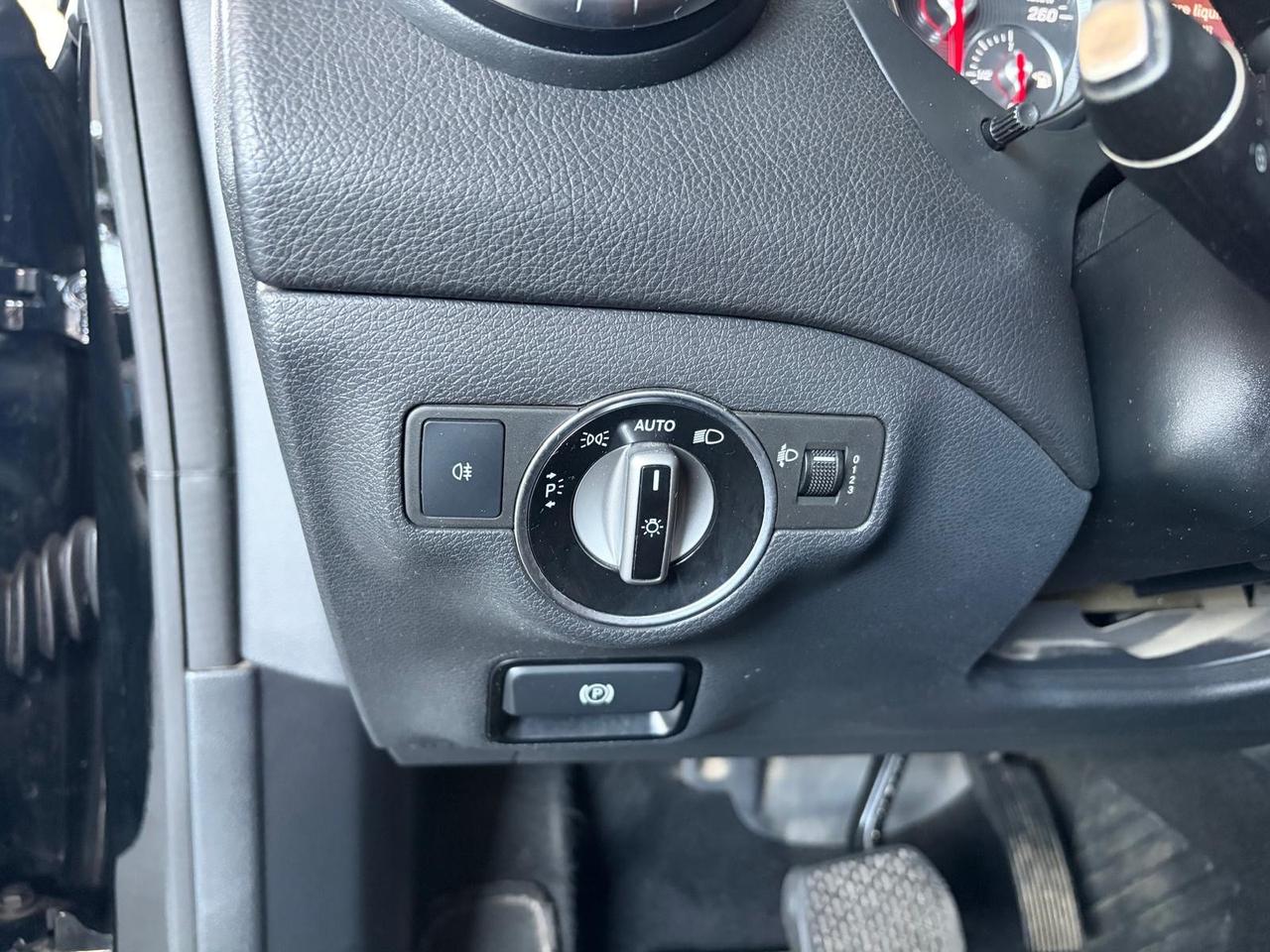 Mercedes-benz CLA 200 180 d Automatic Premium