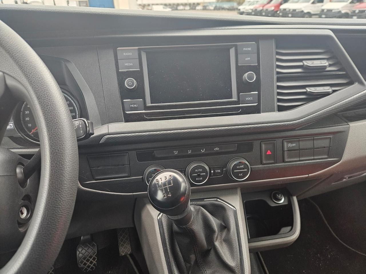 Volkswagen Caravelle 2.0 TDI 9P con IVA esposta