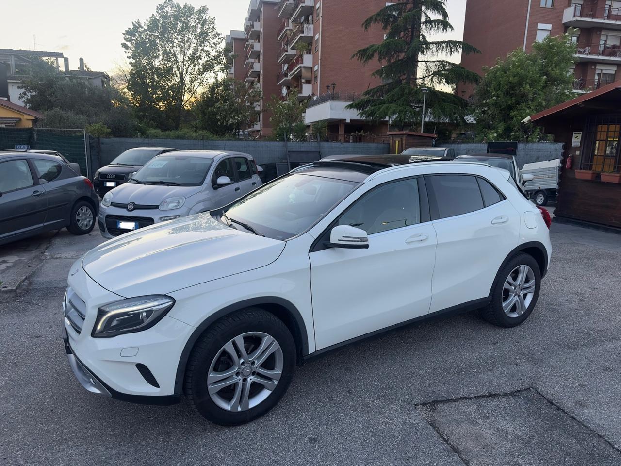 Mercedes-benz GLA 200 GLA 200 d Sport pelle tetto led cerchi in lega 18*