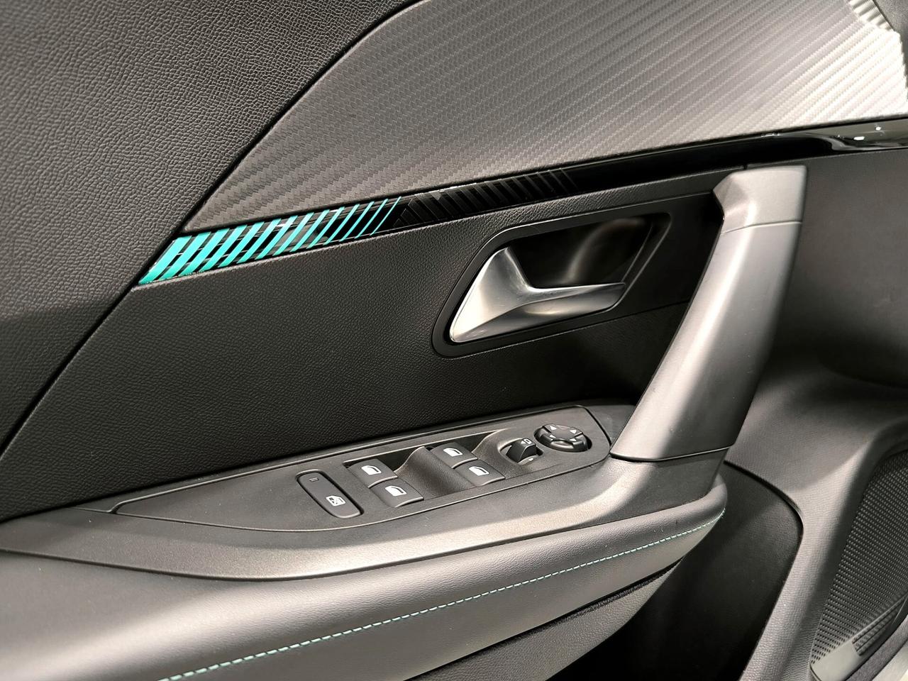 Peugeot 2008 PureTech 130 S&S EAT8 Allure