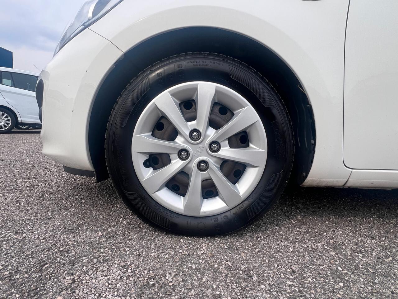 Kia Rio 1.1 CRDi 5p. Cool OK PER NEOPATENTATI