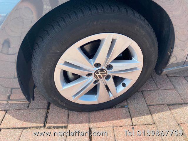 VOLKSWAGEN Golf 1.0 eTSI EVO DSG Life