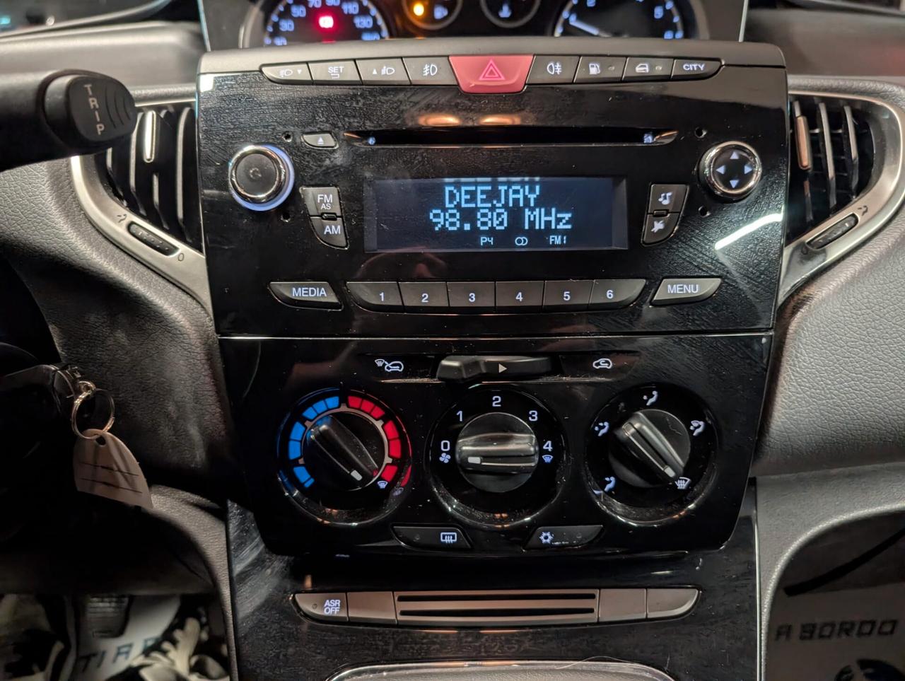 Lancia Ypsilon 0.9 TwinAir 85 CV 5 porte Metano