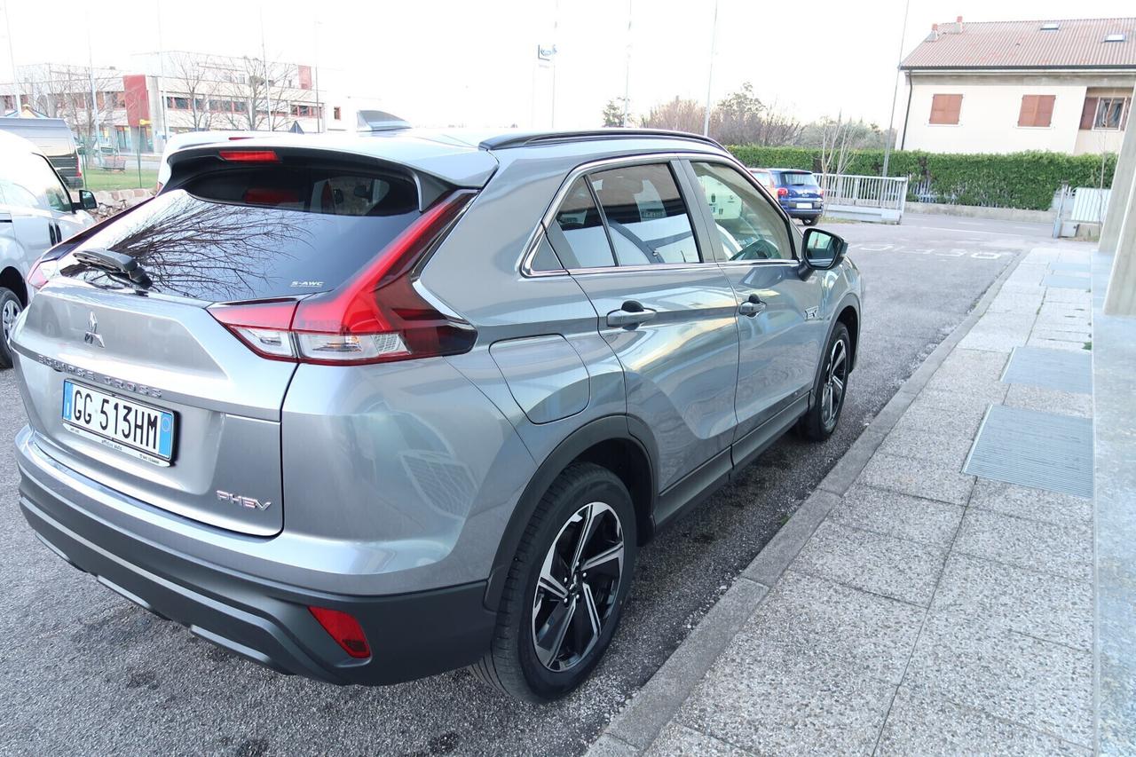 Mitsubishi Eclipse Cross 2.4 MIVEC 4X4 AWD PHEV Intense