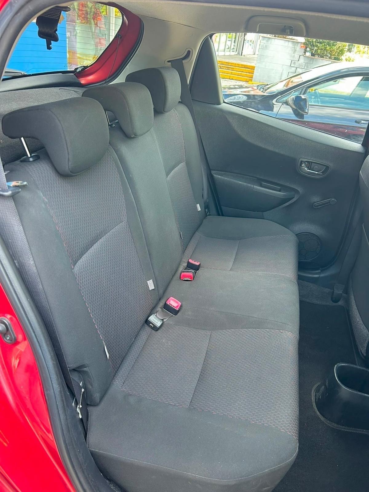 Toyota Yaris 1.3 benzina Neopatentati