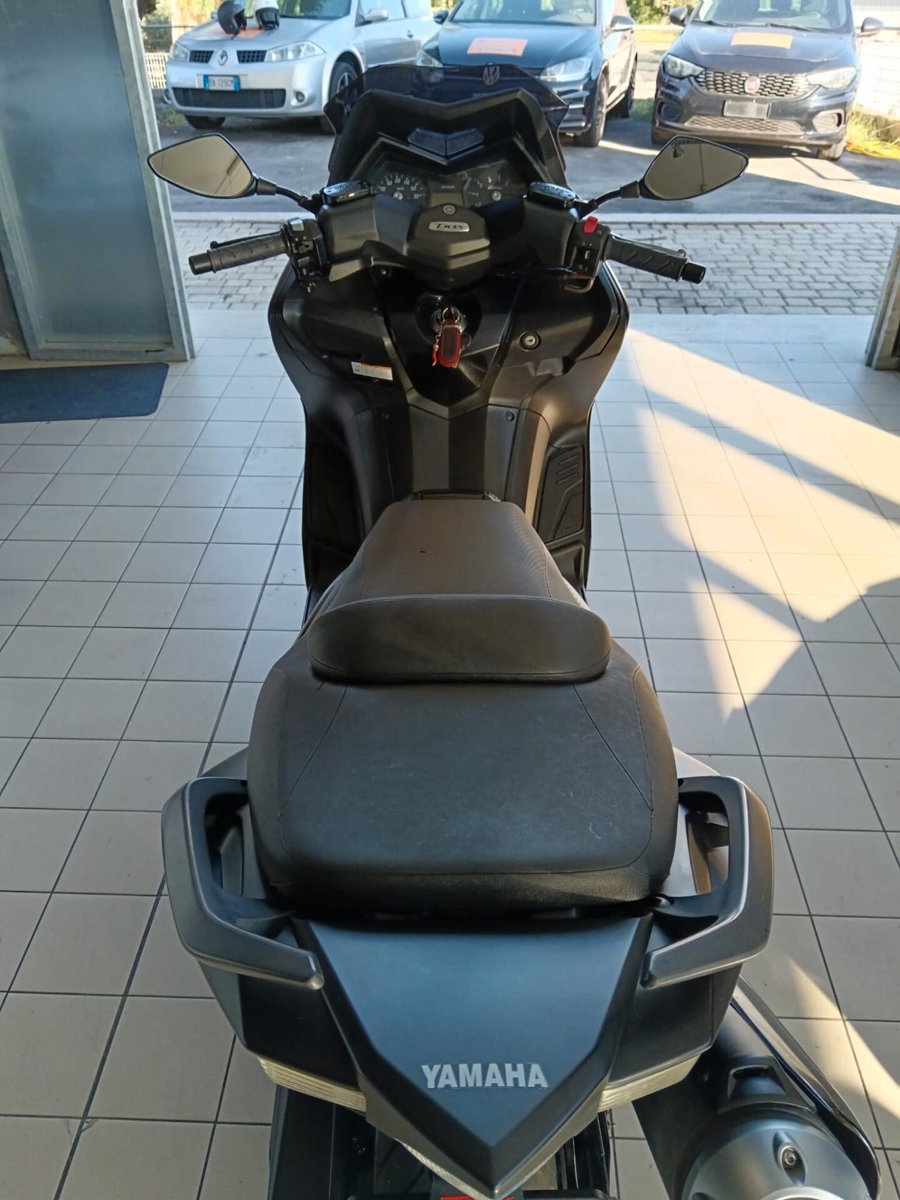 Yamaha Tmax 530