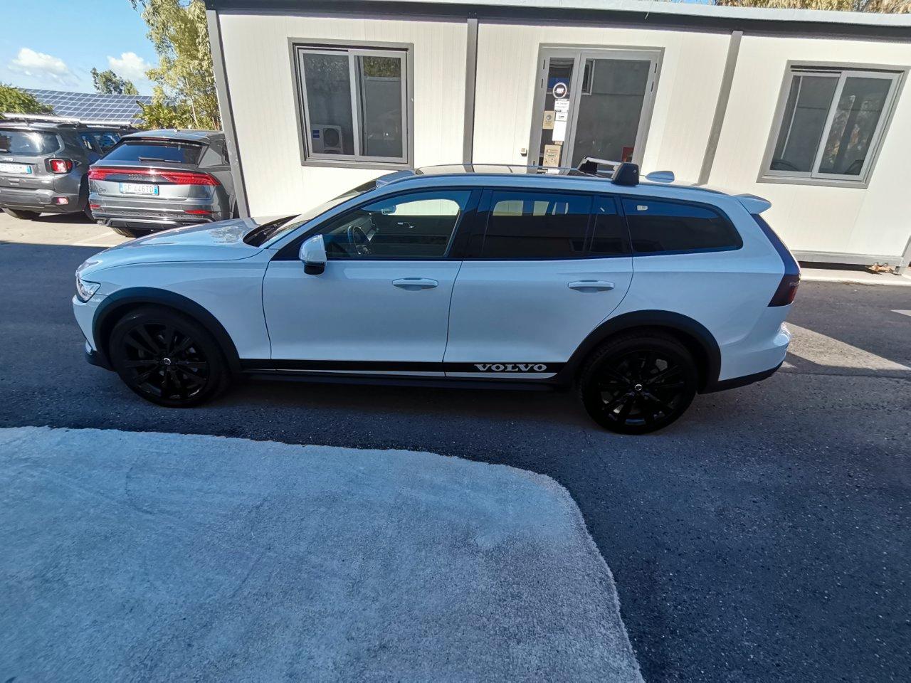 Volvo V60 Cross Country 2.0 d4 Business Plus awd geartronic my20