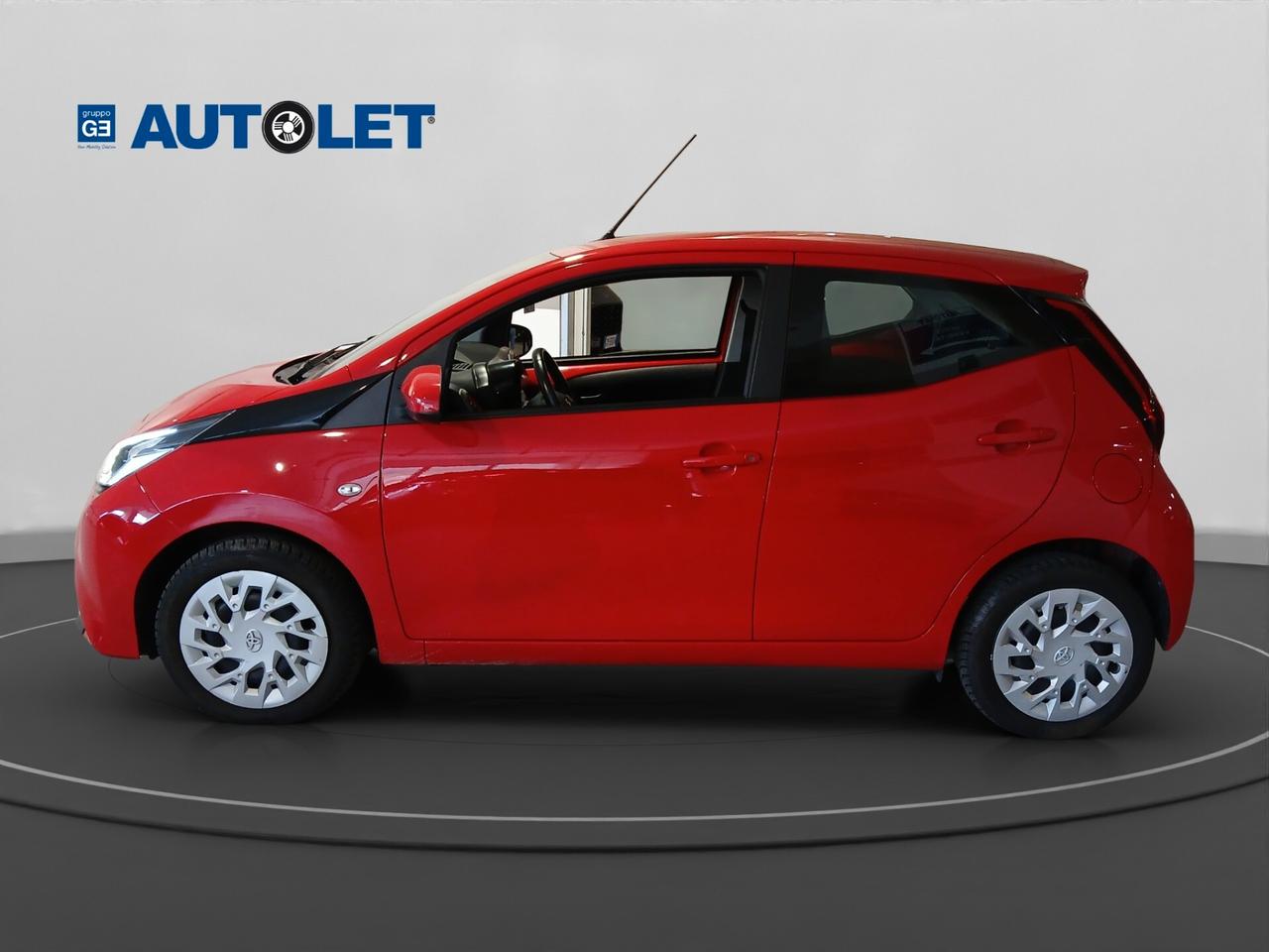 Toyota Aygo Connect 1.0 VVT-i 72 CV 5 porte x-play