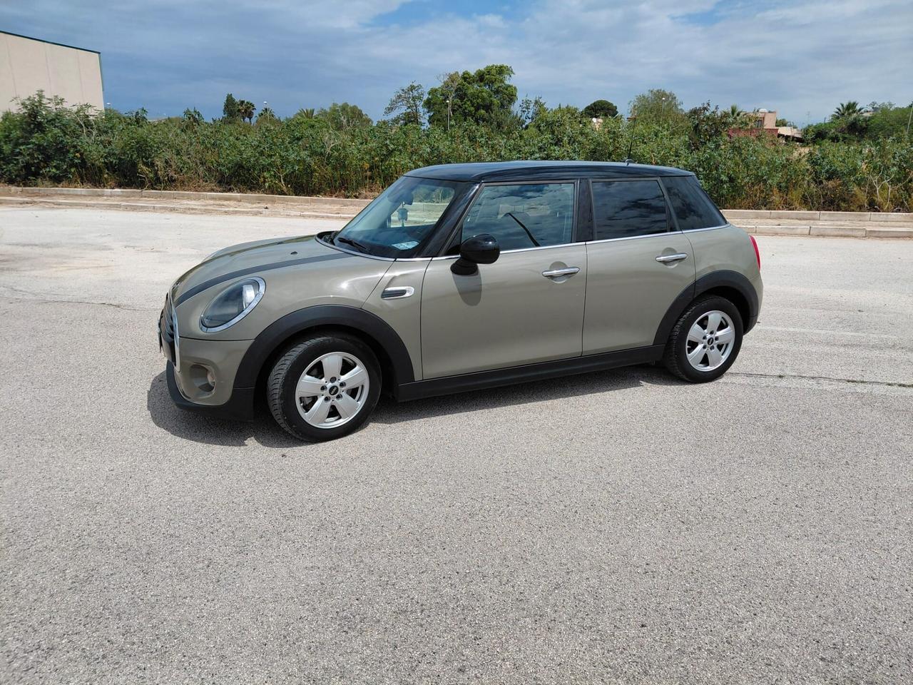 Mini Mini 1.5 Cooper D 5 porte