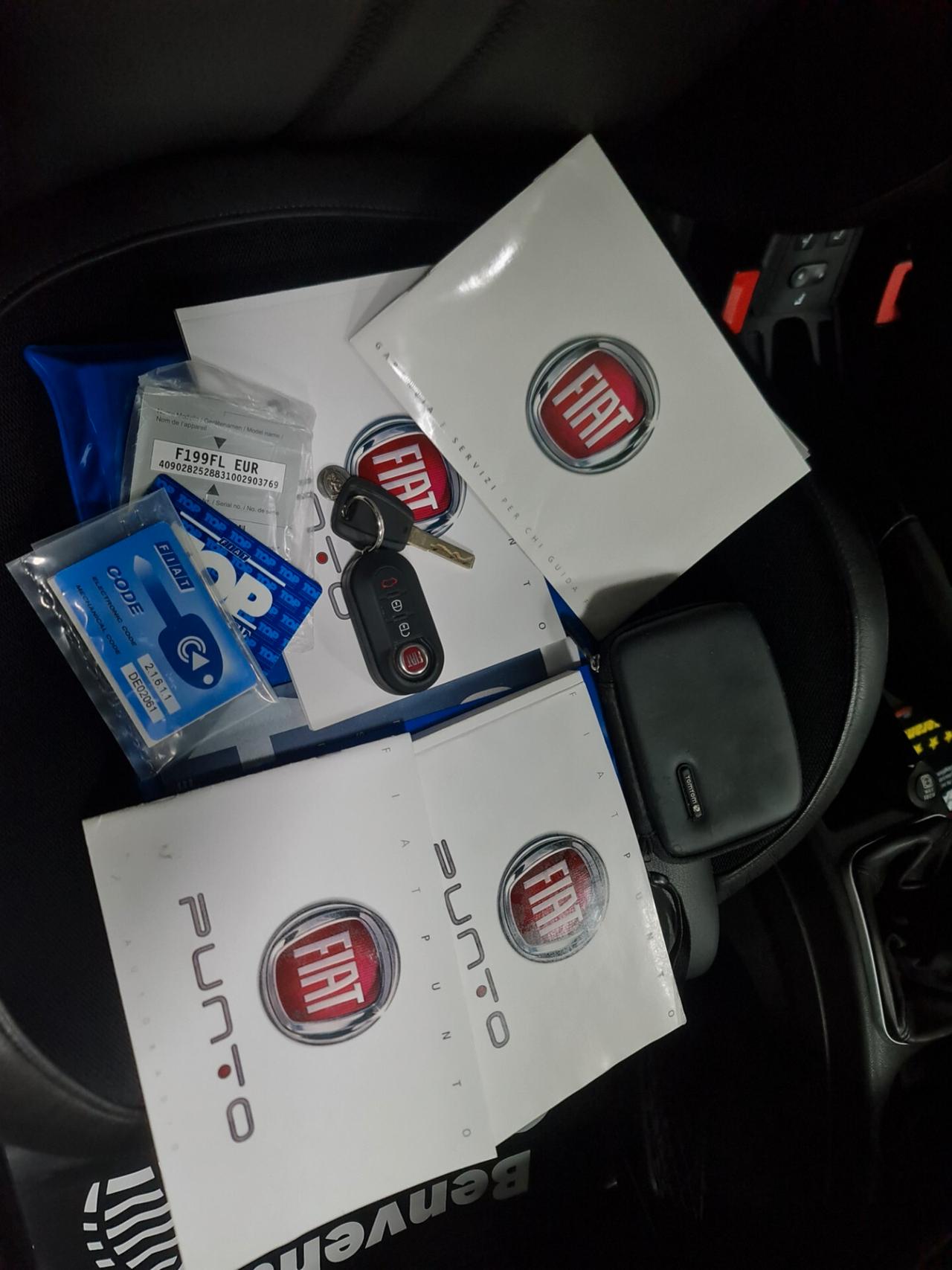 Fiat Punto Evo 1.6 Mjt DPF*Navigat.*Pelle*Cruise*PDC