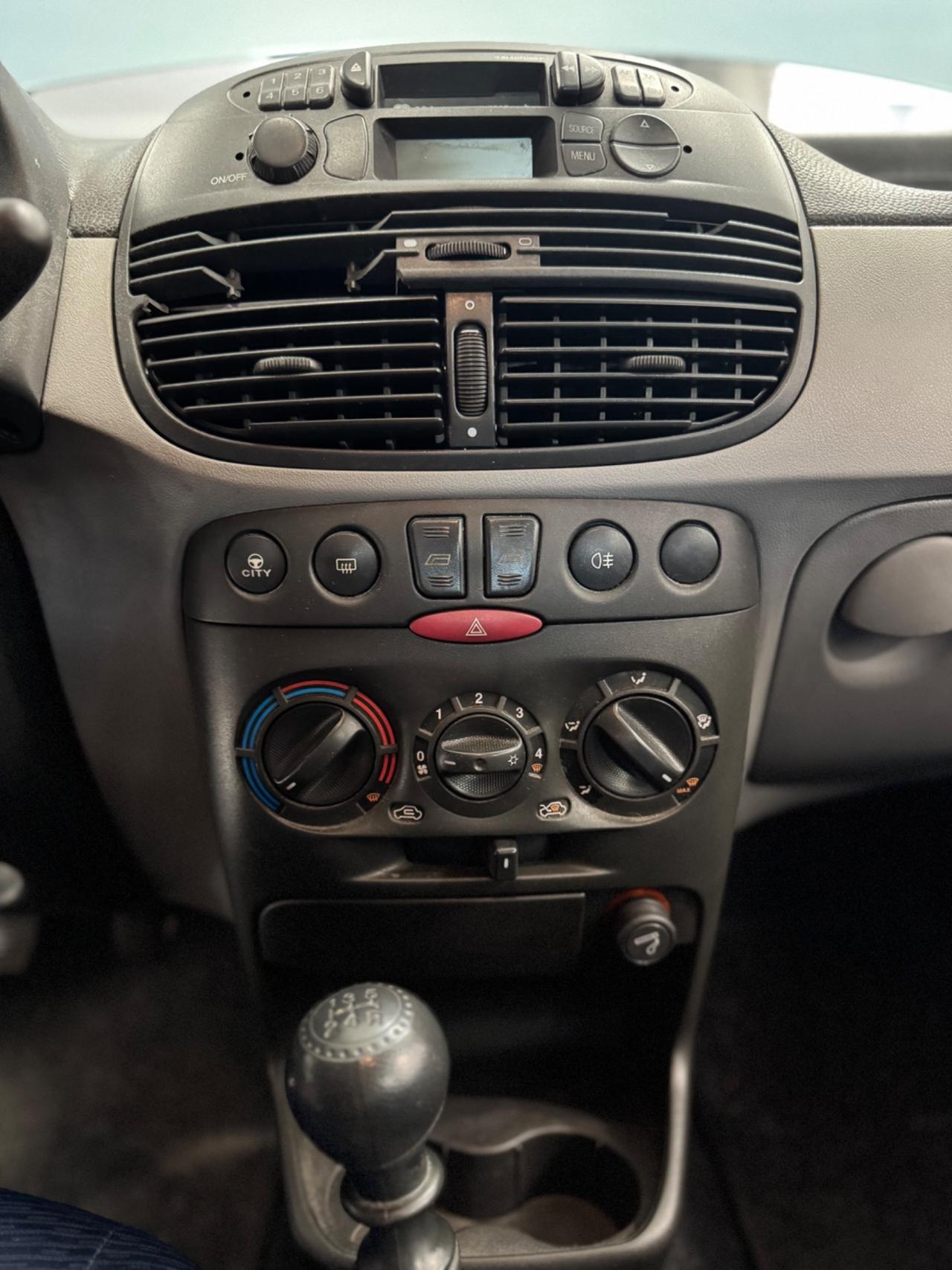 Fiat Punto 1.2i cat 5p Neopatentati