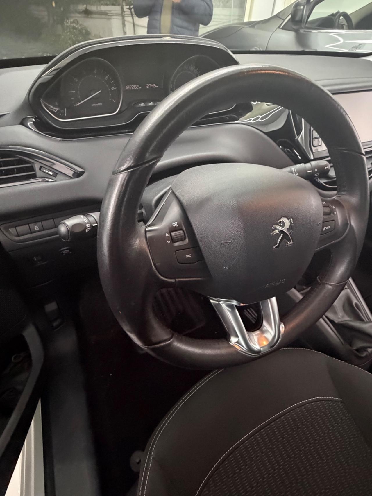 Peugeot 208 PureTech 82 5p. GPL Allure