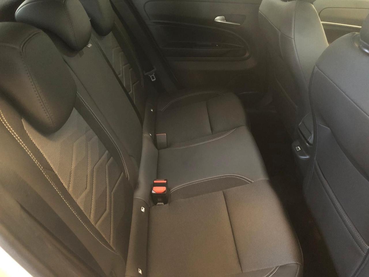 Jeep Avenger 1.2 Turbo 110 CV MHEV Summit