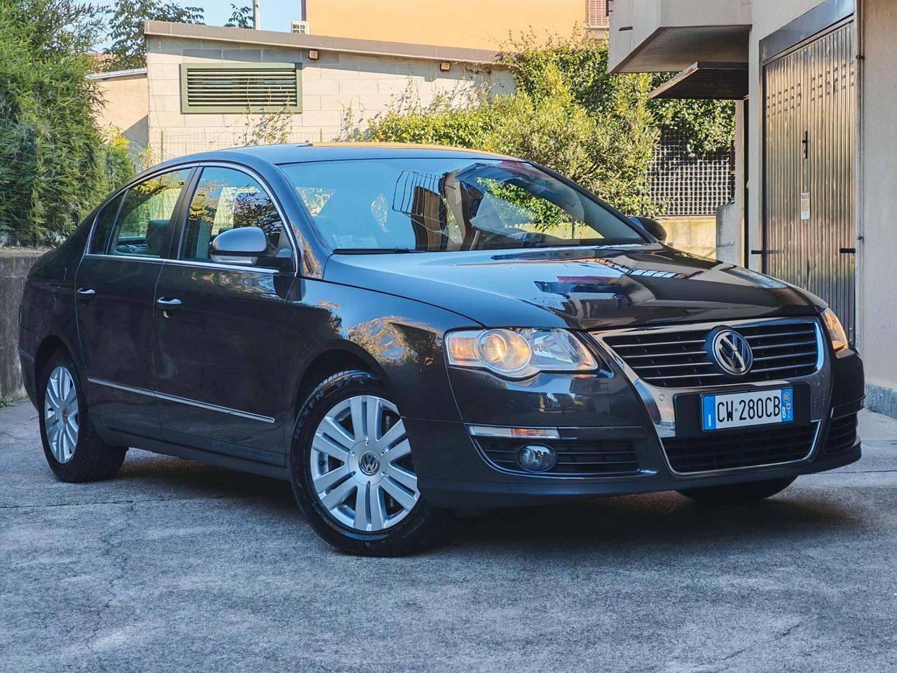 Volkswagen Passat 2.0 BENZINA 150cv / SERVICE / Unipro