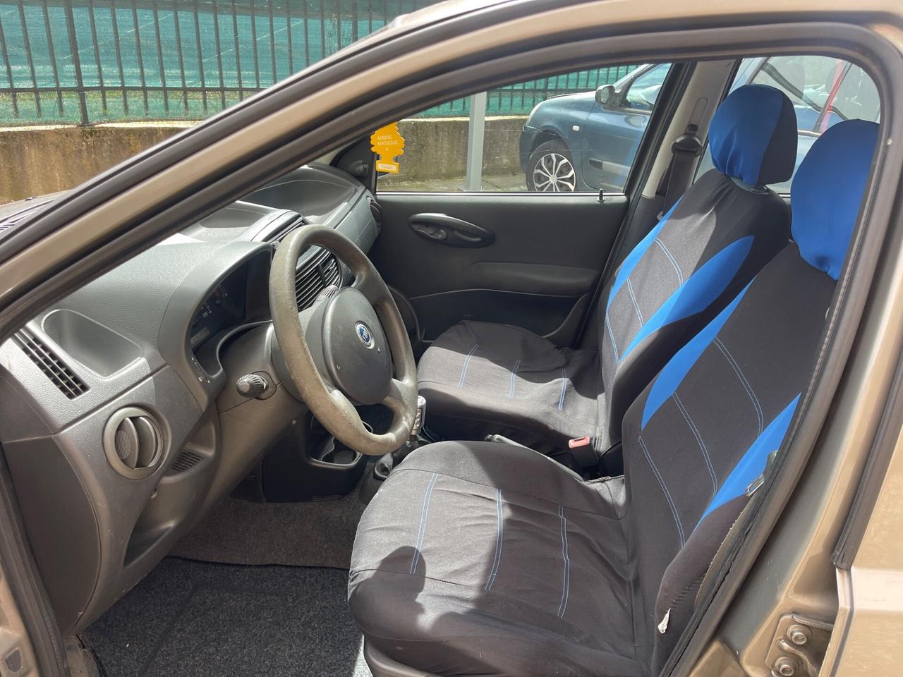 Fiat Punto 1.2i benzina euro4 neopatentati