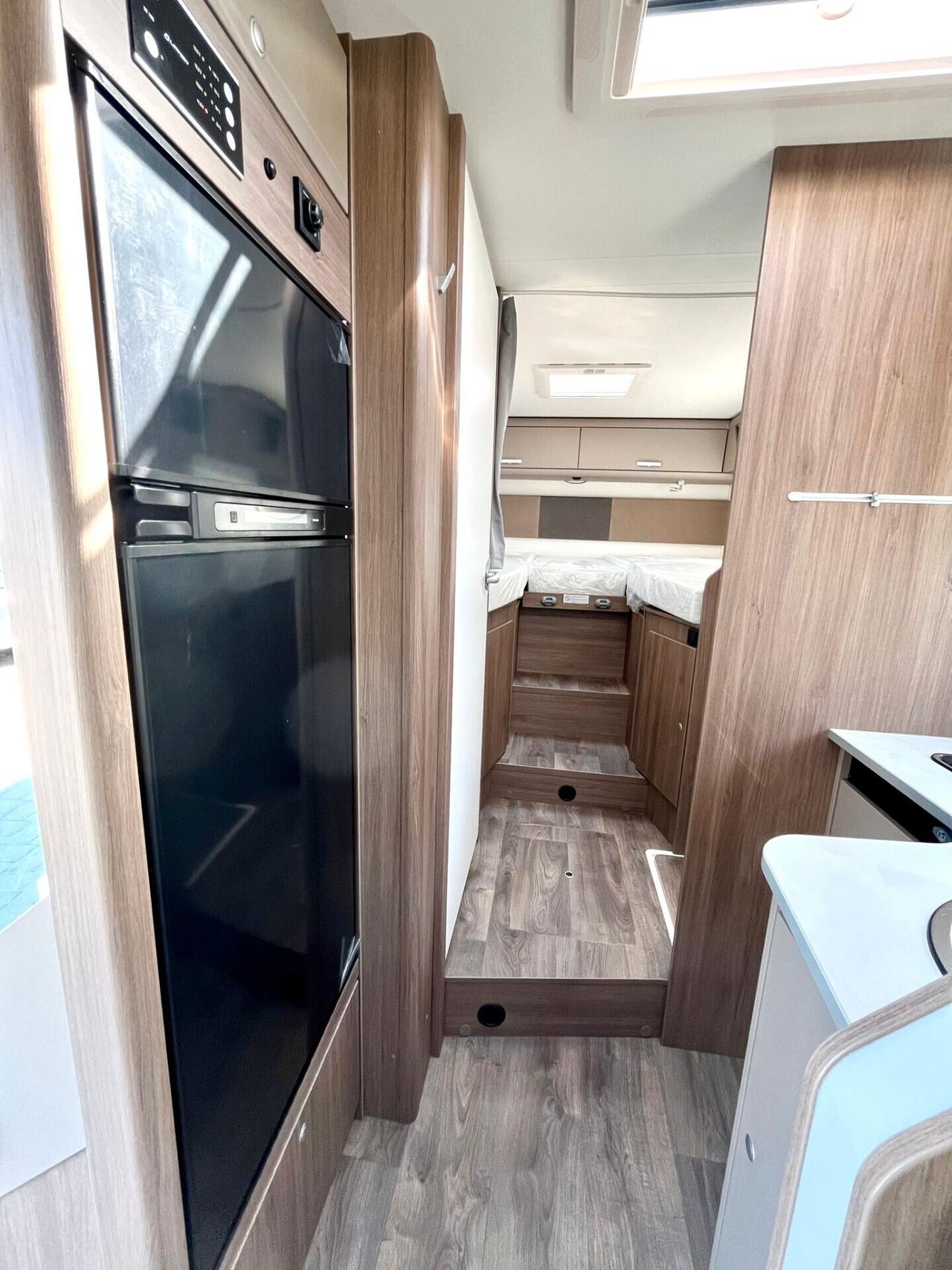 Approfitta su Carado T-447-Km 0