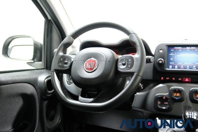 FIAT Panda 1.0 FIREFLY S&S HYBRID CITY CROSS NEOPATENTATI