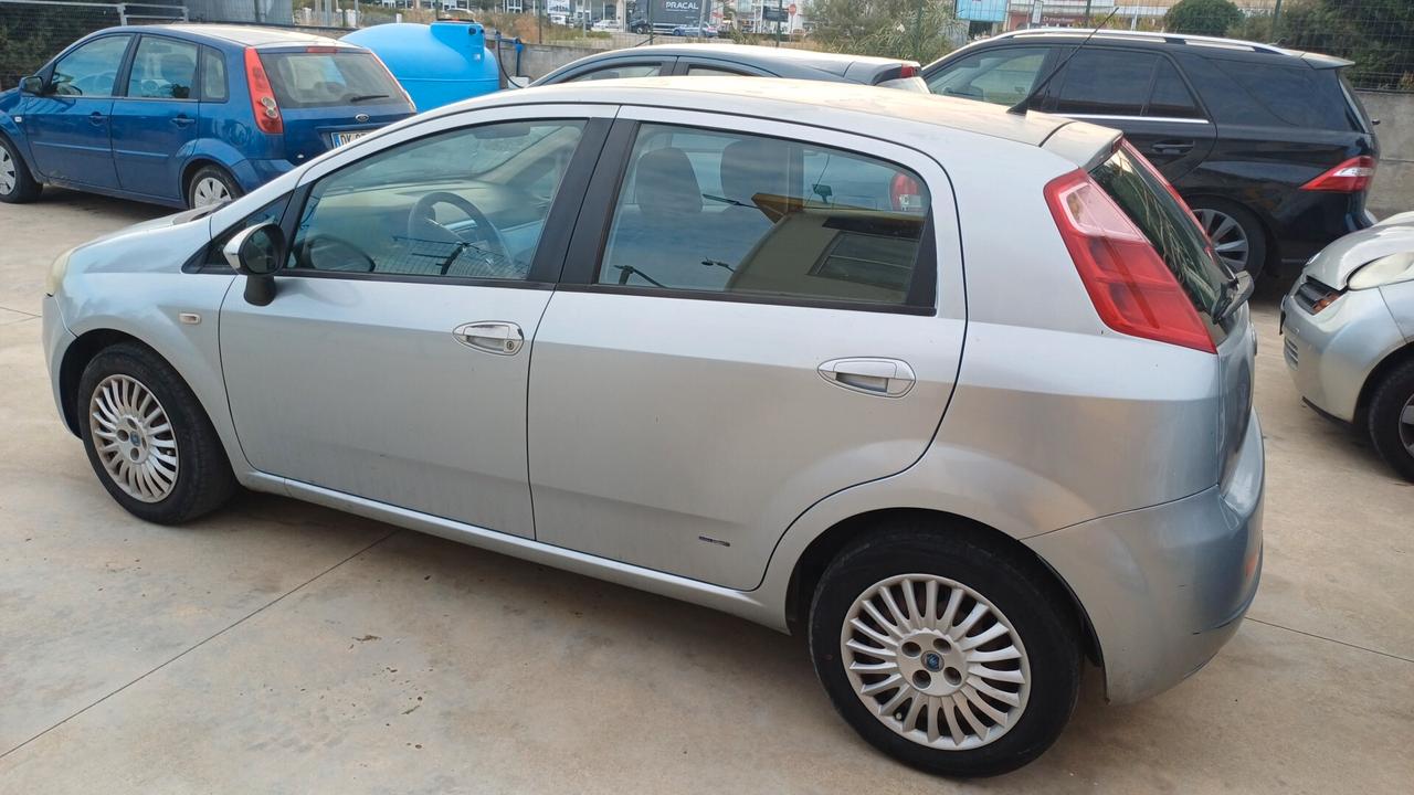 Fiat Grande Punto 1.3 MJT 75 CV 5 porte Dynamic