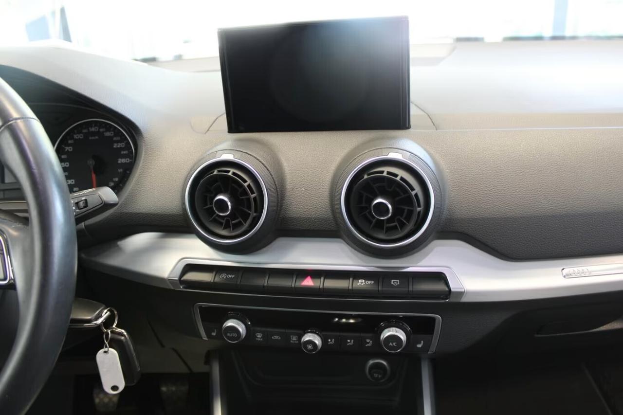 Audi Q2 30 TFSI Business Design