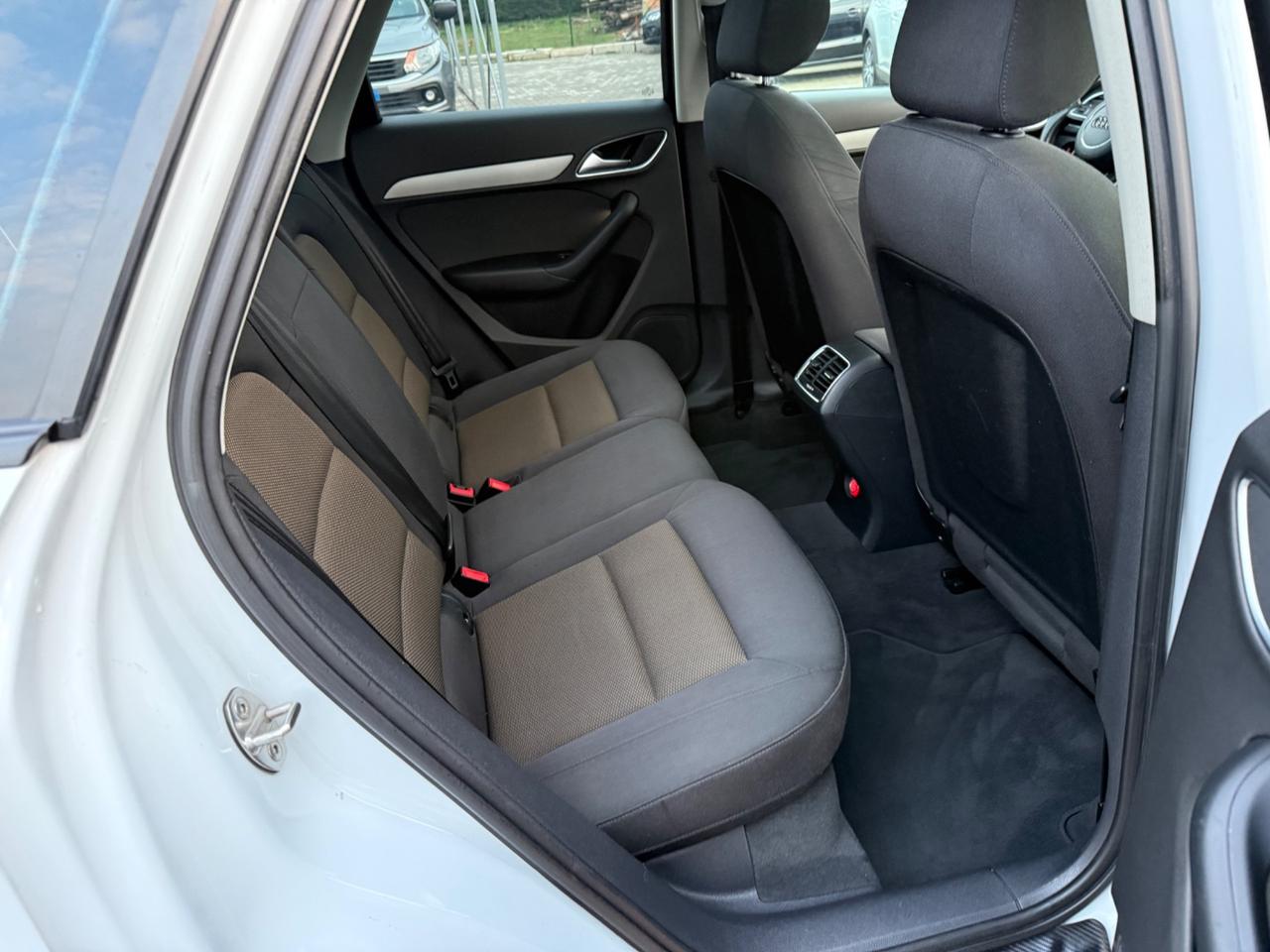 Audi Q3 2.0 TDI quattro S tronic 140CV TETTO APRIBILE