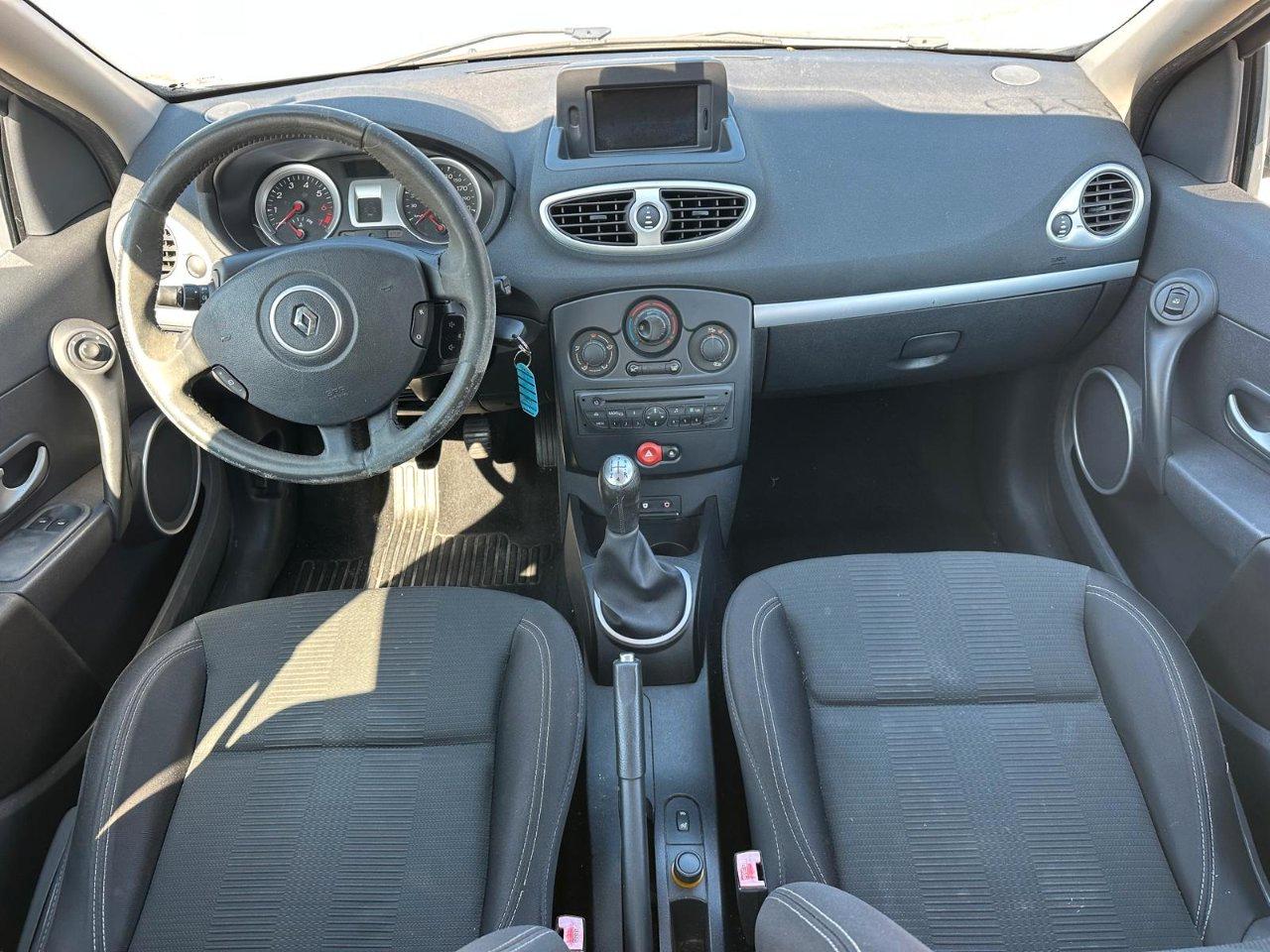 RENAULT Clio 1.2 16V 5 porte Confort
