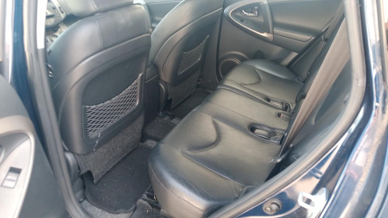 Toyota RAV 4 RAV4 2.2 D-4D 136 CV Luxury