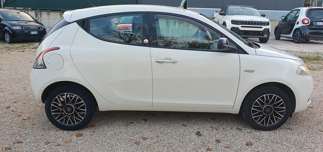 Lancia Ypsilon 1.2 69 CV 5 porte GPL Ecochic Gold