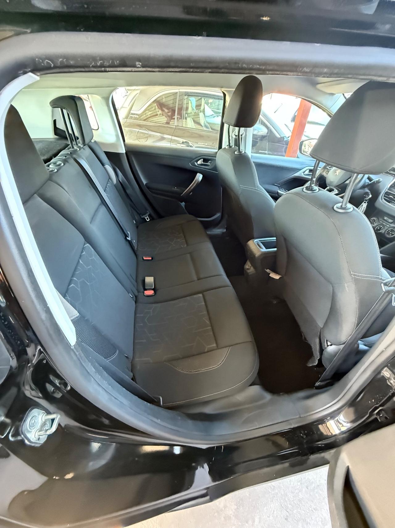 Peugeot 2008 1.2 Benzina -Allure-( 78 mila km ) -unipro