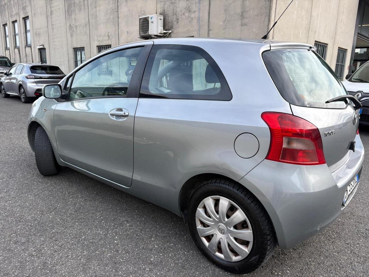 TOYOTA YARIS 1.3benz