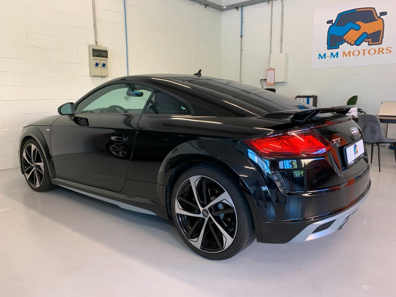 Audi TT Coupé 40 TFSI S tronic S-LINE