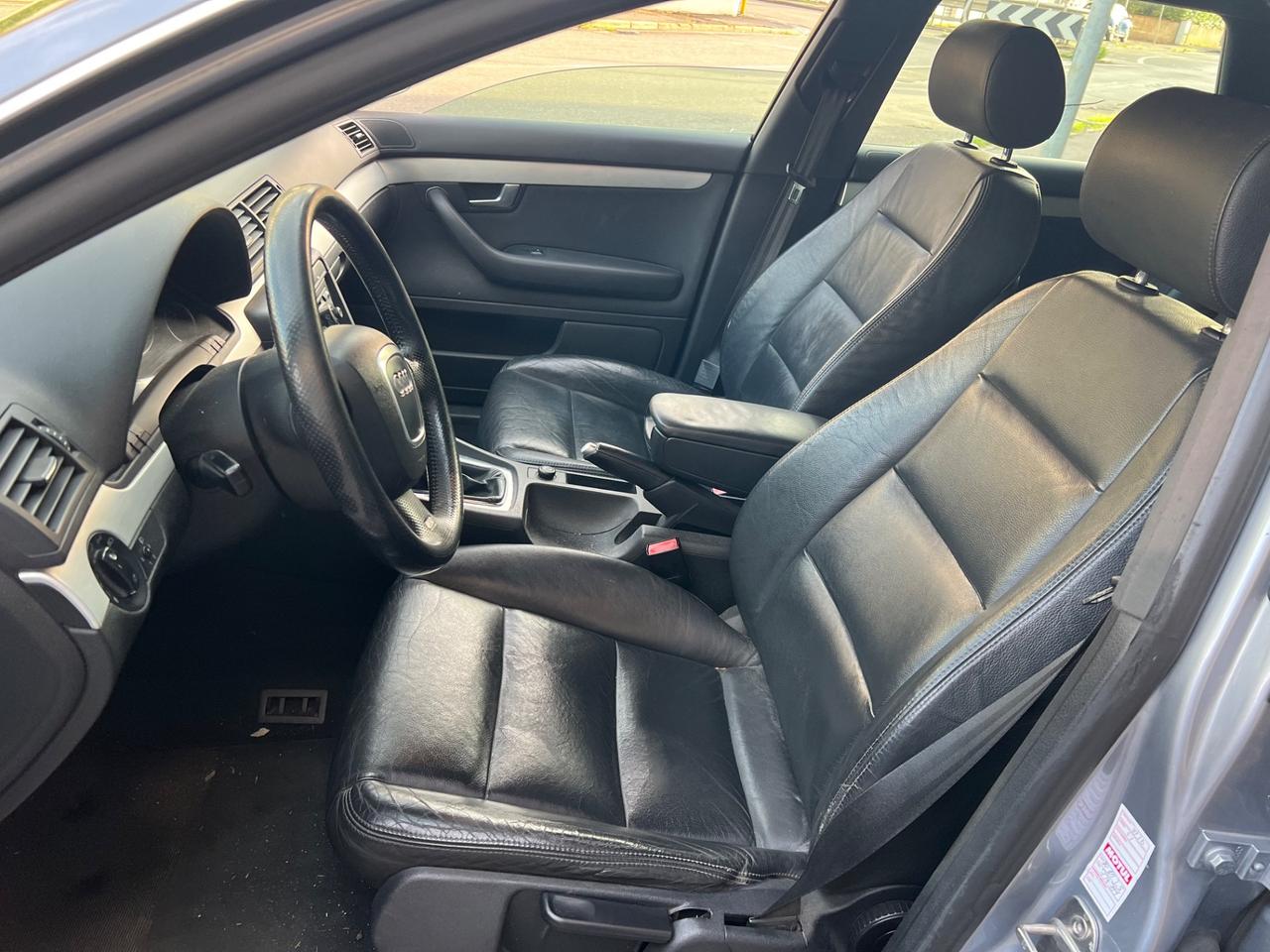 Audi A4 2.0 16V TDI S-LINE