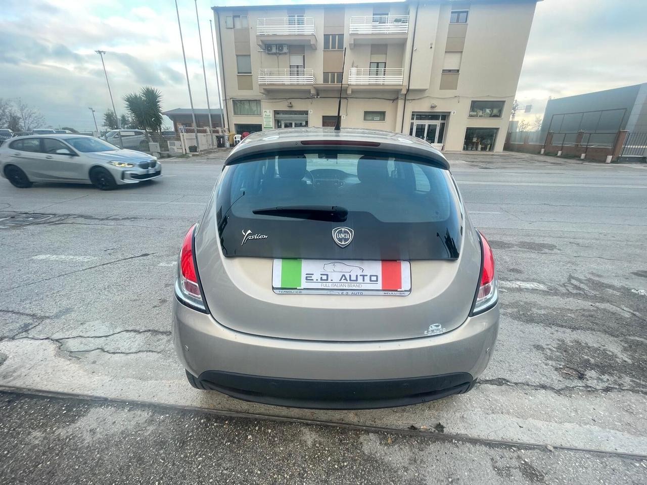Lancia Ypsilon 0.9 TwinAir 85 CV 5 porte Metano Ecochic Elefantino