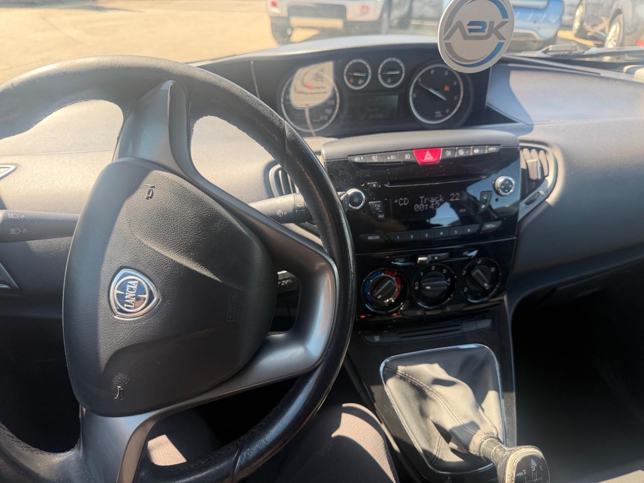 Lancia Ypsilon 1.3 MJT 75 CV Platinum
