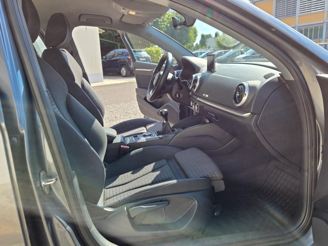 Audi A3 Sedan 1.6 TDI 116 CV Sport