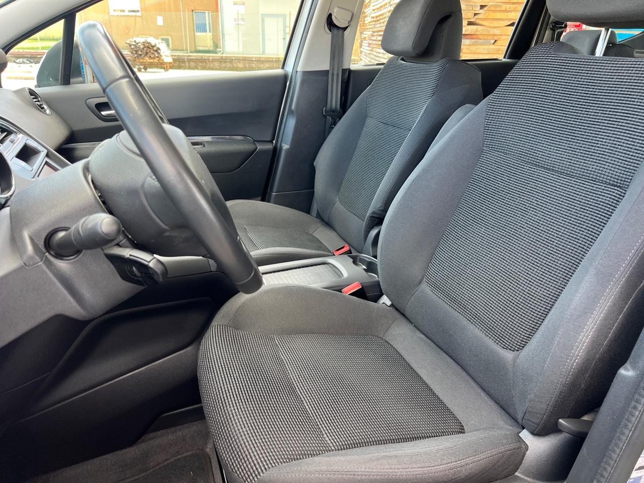 Peugeot 5008 1.6 VTi 120CV 7 POSTI - GANCIO TRAINO