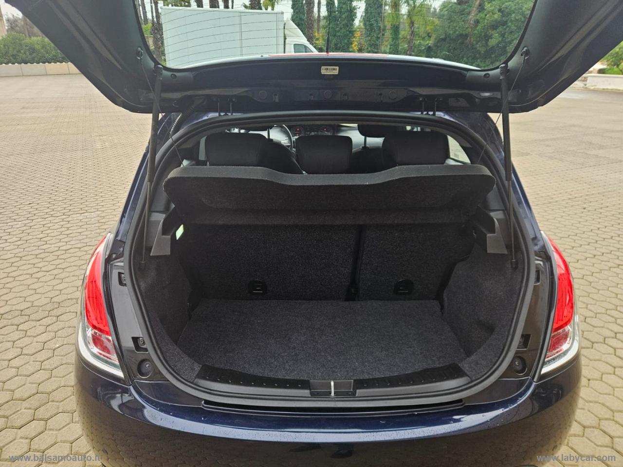 LANCIA Ypsilon 1.2 69 CV 5p. GPL Ecochic Gold