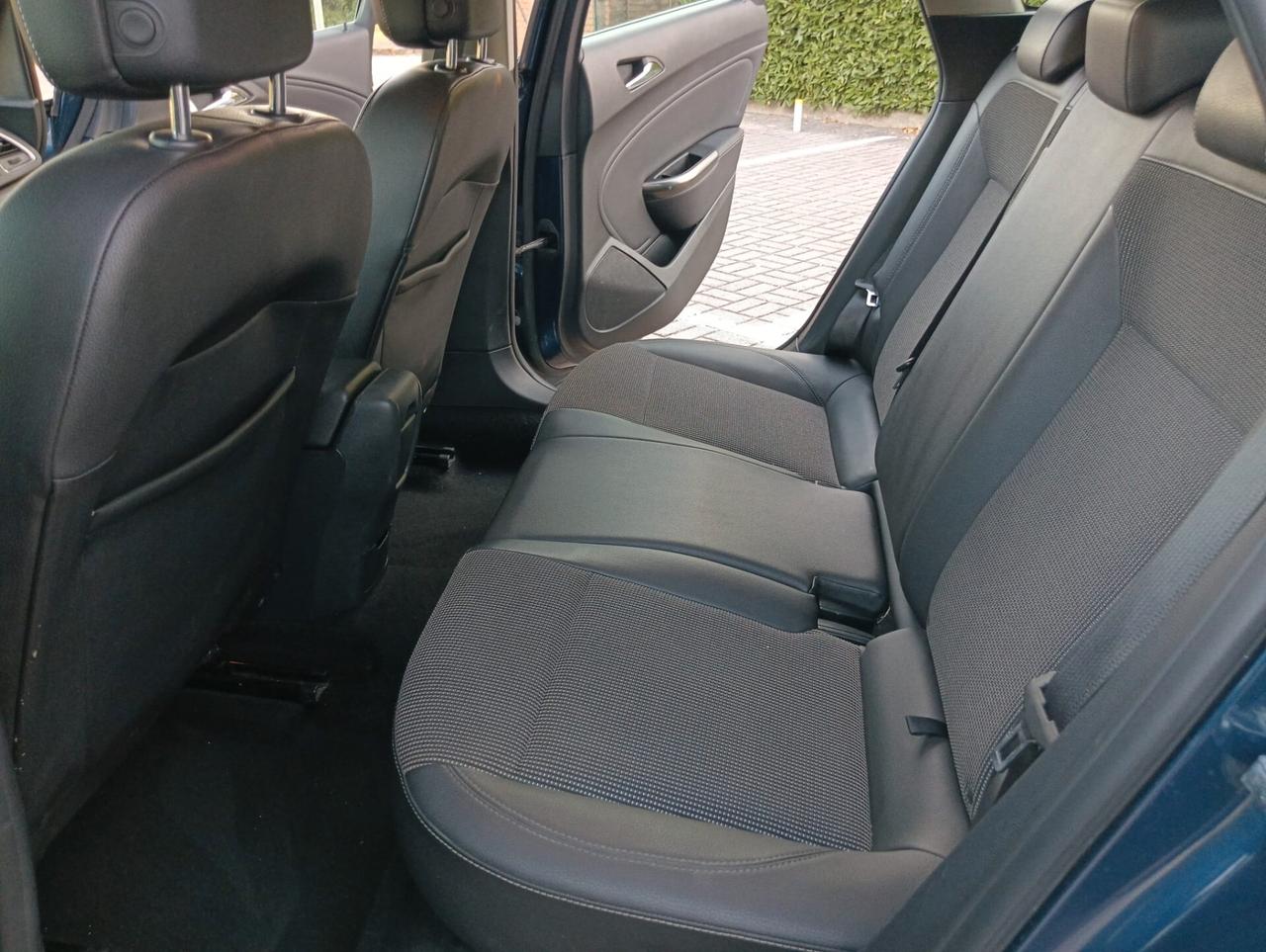OPEL ASTRA..ANNO 2012....NEOPATENTATIIL..SENSORI DI PARCHEGGIO POSTERIORI ANTERIORE..NAVIGATORE. CRUYS CONTROL. CELL 320 147 1147 WUATSAPP. CELL 3276540940..PREZZO 530O€ TRATABILLE 0