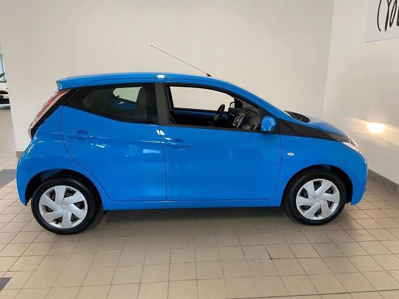 Toyota Aygo 1.0 VVT-i x-play TSS