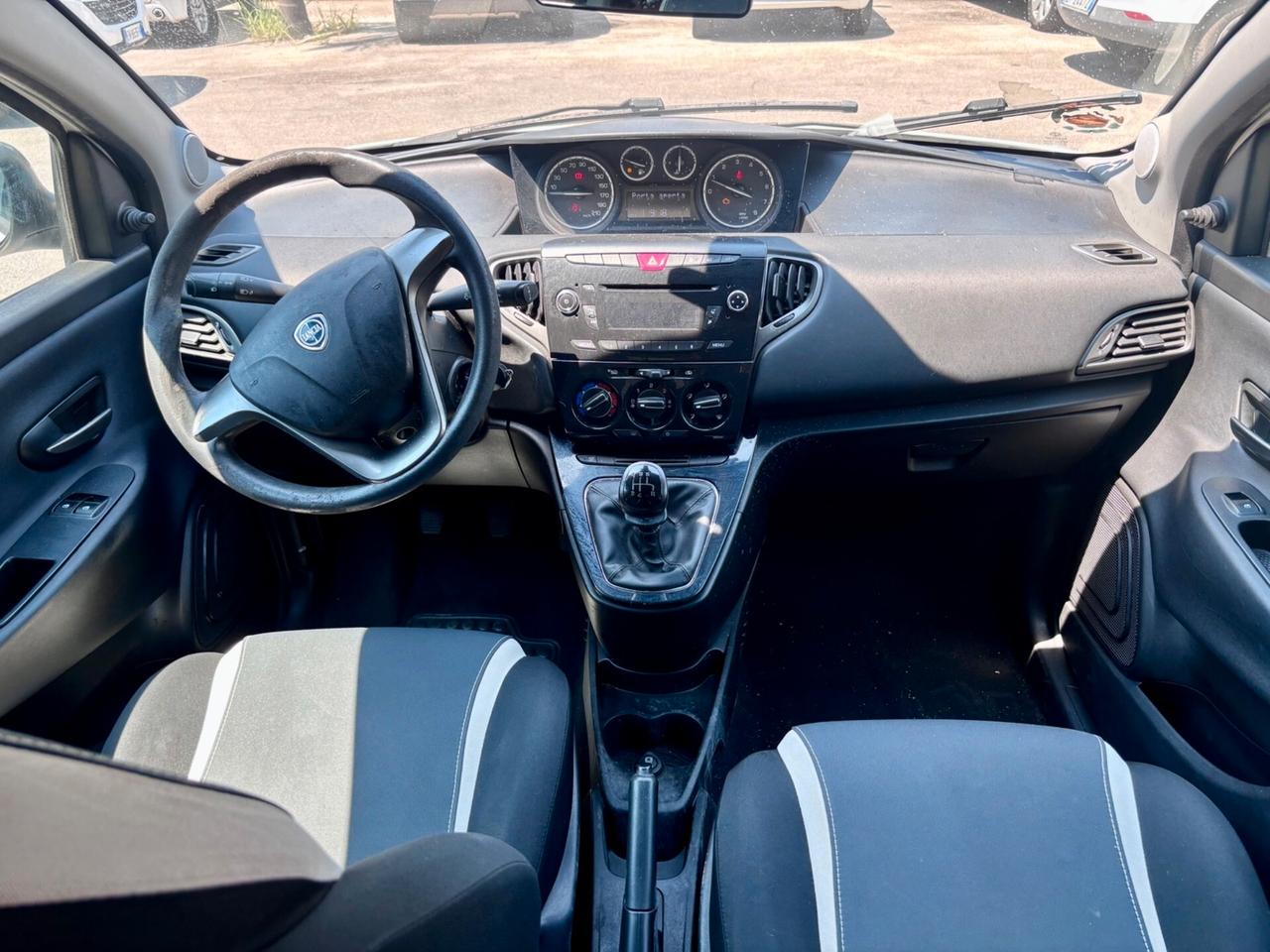 Lancia Ypsilon 1.2 69 CV GPL - 2015